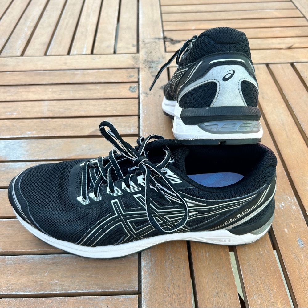 Asics Running Shoes - Picture 2 of 5